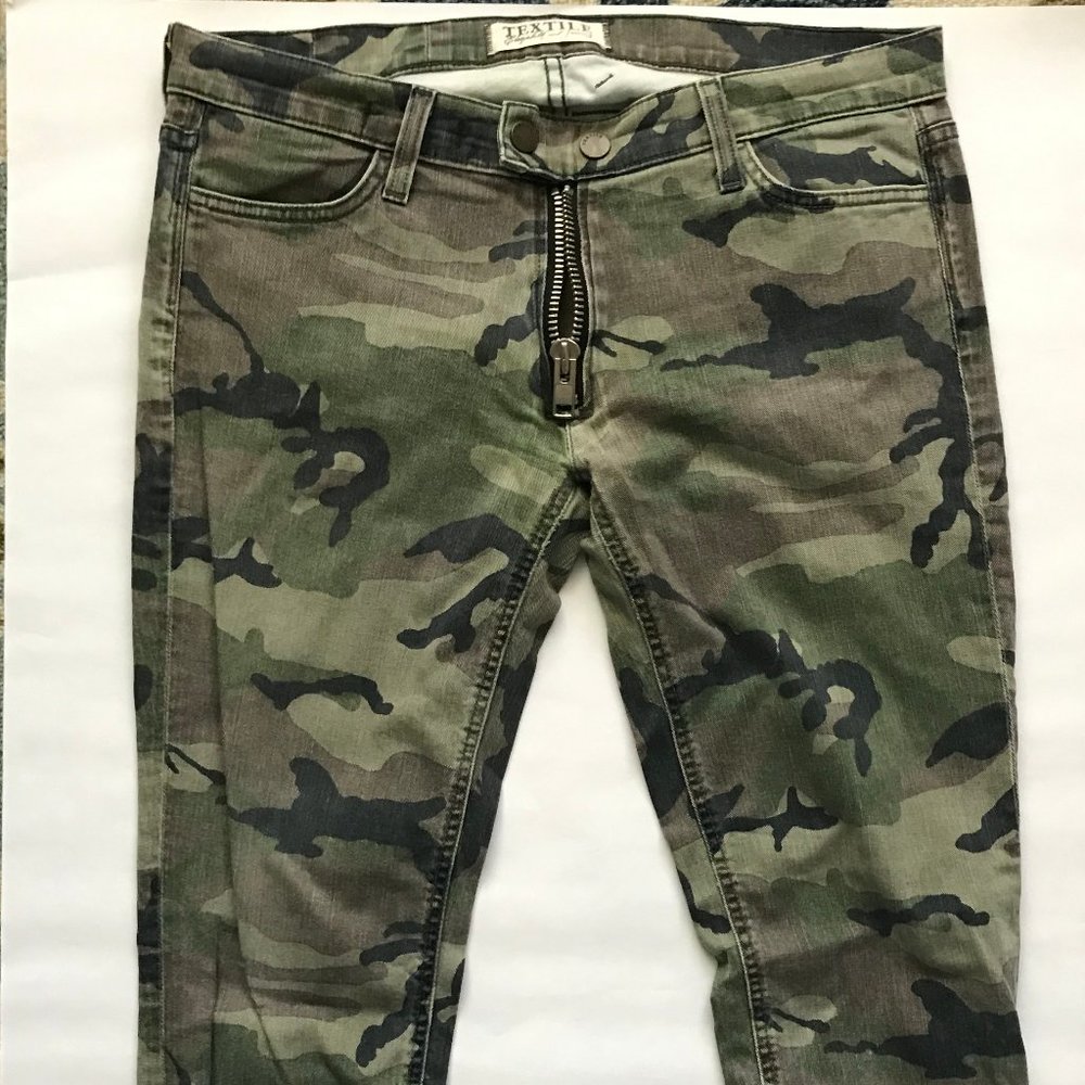 TEXTILE Elizabeth & James Camo Cooper Pant